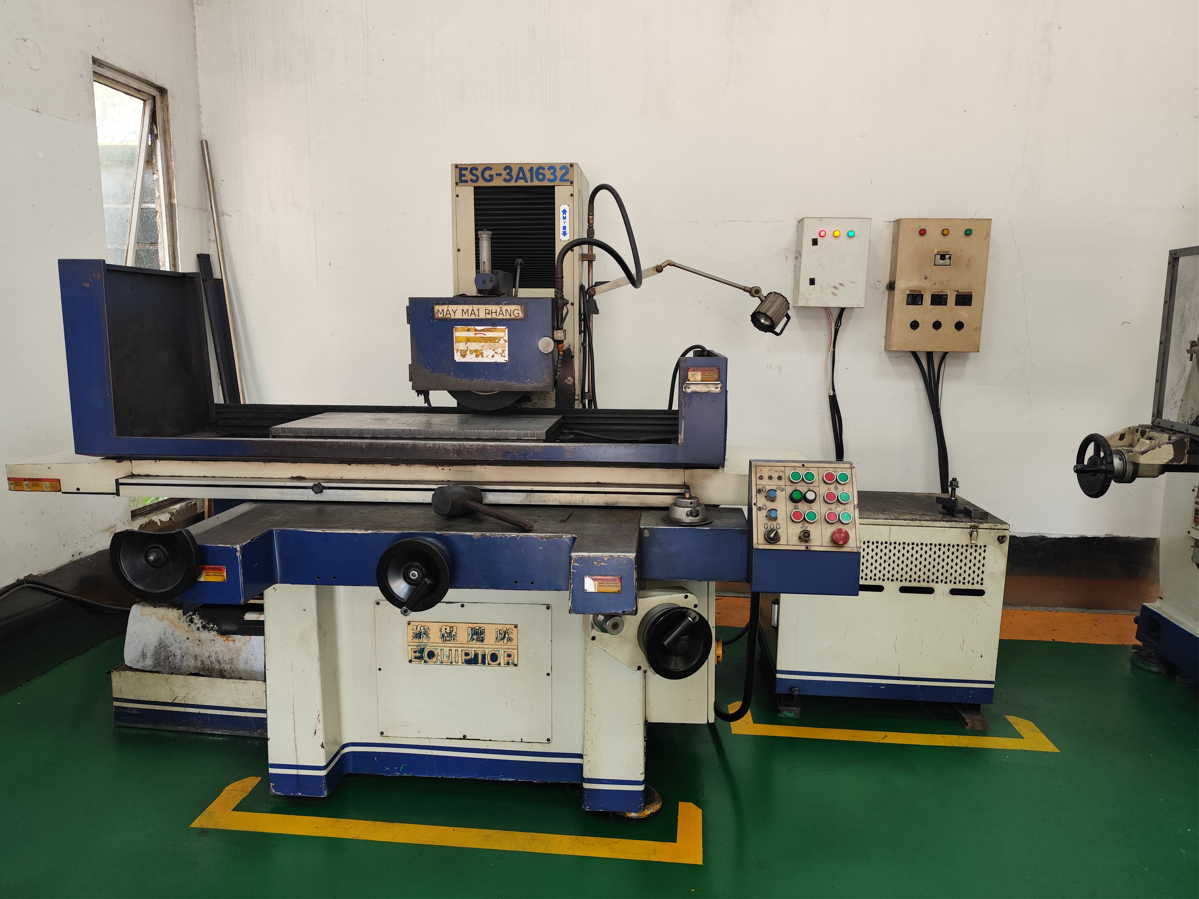 Grinder machine